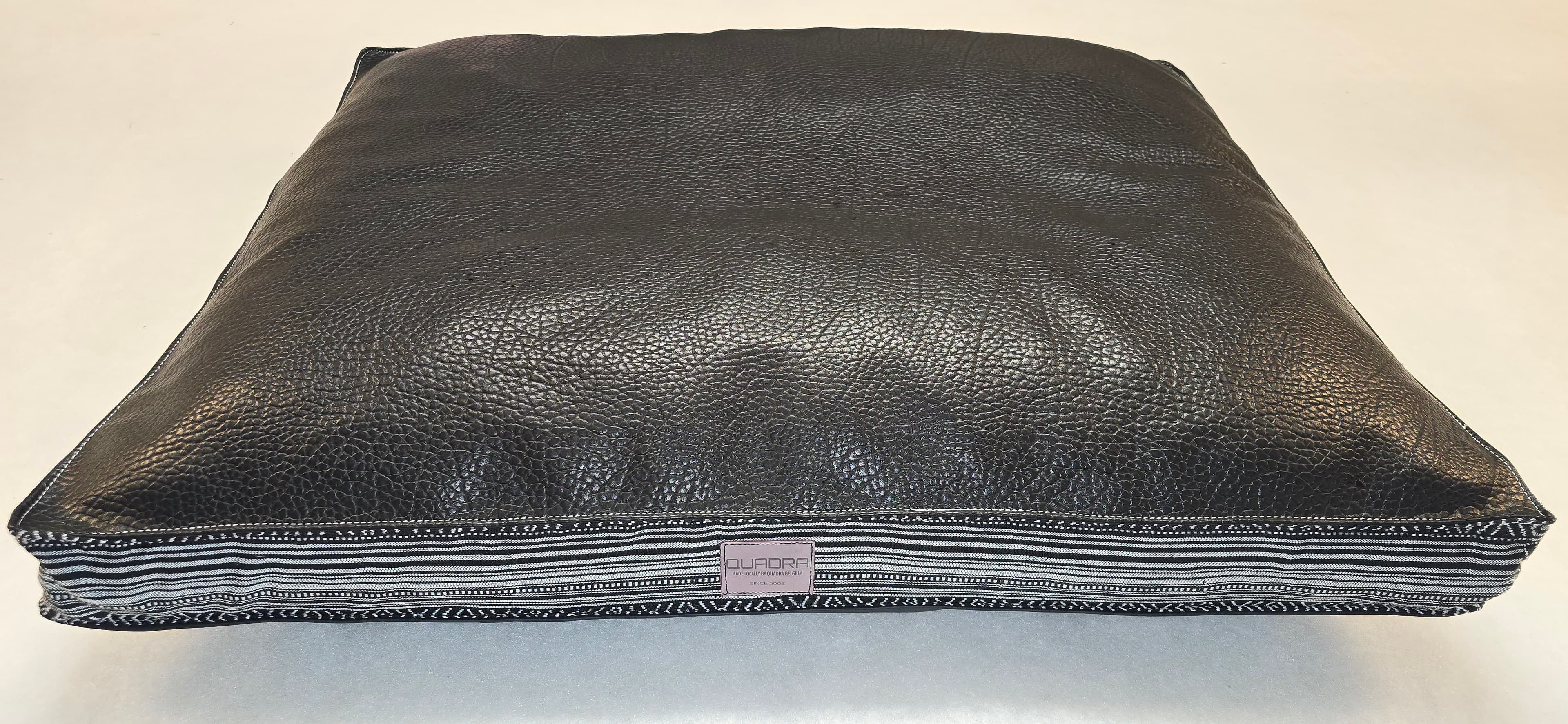 Matelas déhoussable en simili cuir coutures luxe pincées +tour latino