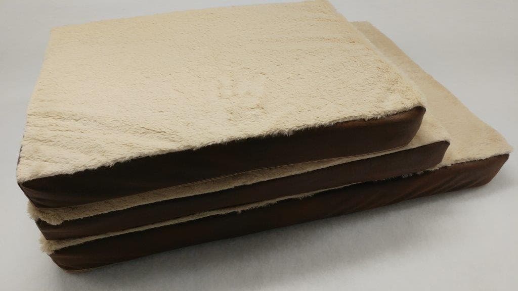 Matelas Déhoussable mousse plate en pilou court écru + tour brun